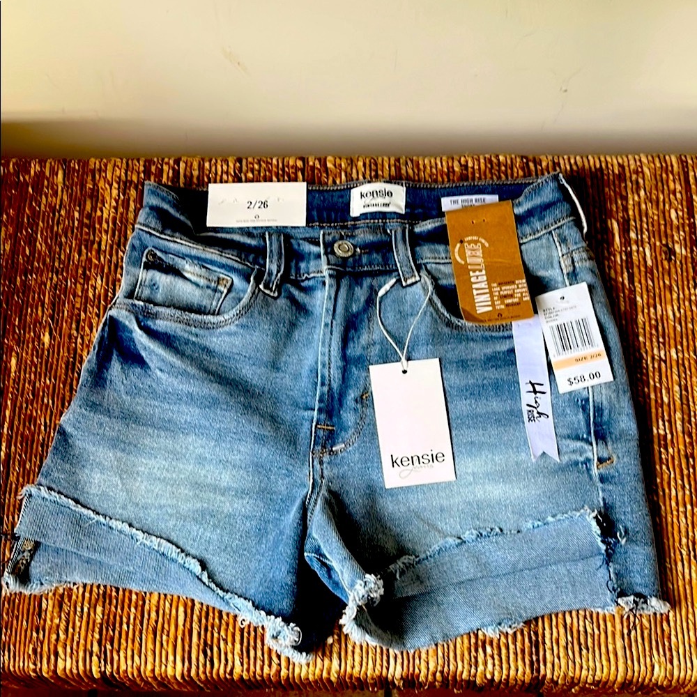 Kensie Vintage Luxe Light Blue Jean Shorts for Women size 2/26 New W/Tags-Trendy